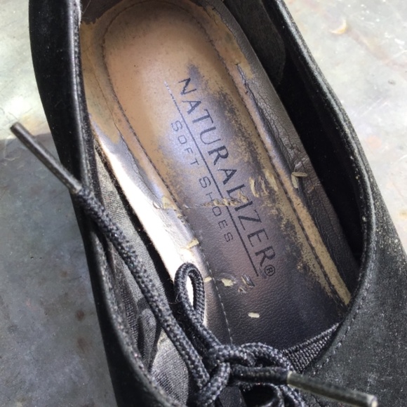 Black shoe -great base for creative makeover - Picture 4 of 4